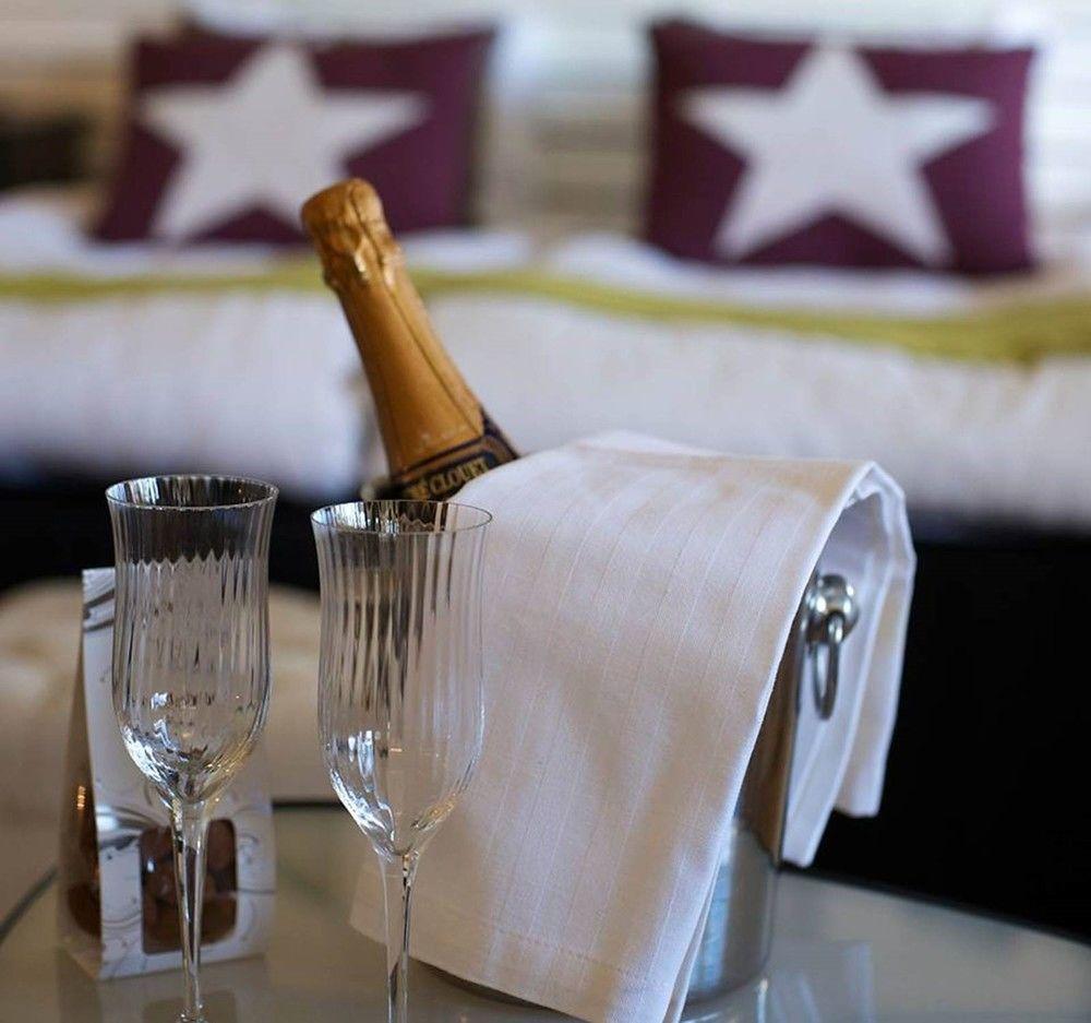 Hotell Tinget Sala Εξωτερικό φωτογραφία